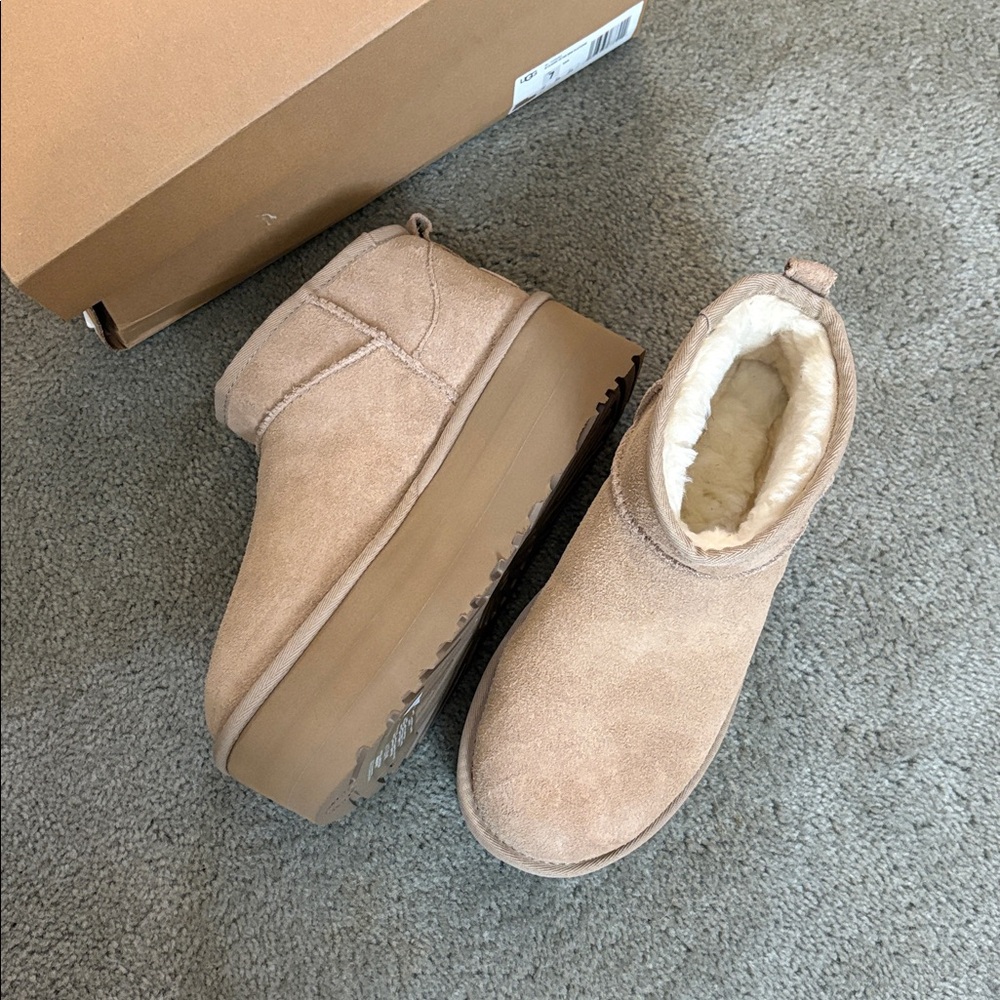 UGG Classic Ultra Mini Platform
